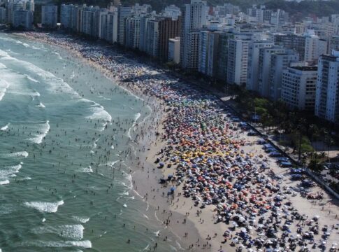 sp:-defesa-civil-emite-alerta-extremo-de-temporal-no-guaruja