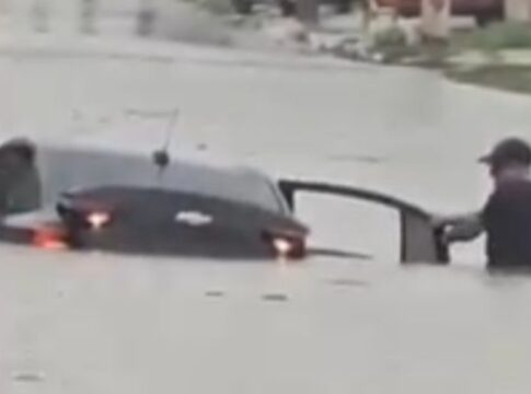carro-fica-submerso,-e-motociclista-e-arrastado-em-tempestade-no-df.-veja-video