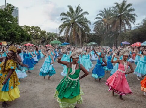 assembleia-do-rio-concede-premio-ao-grupo-tambores-de-olokun