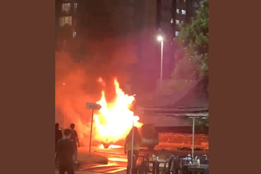 carro-pega-fogo-em-aguas-claras-e-assusta-moradores.-veja-video