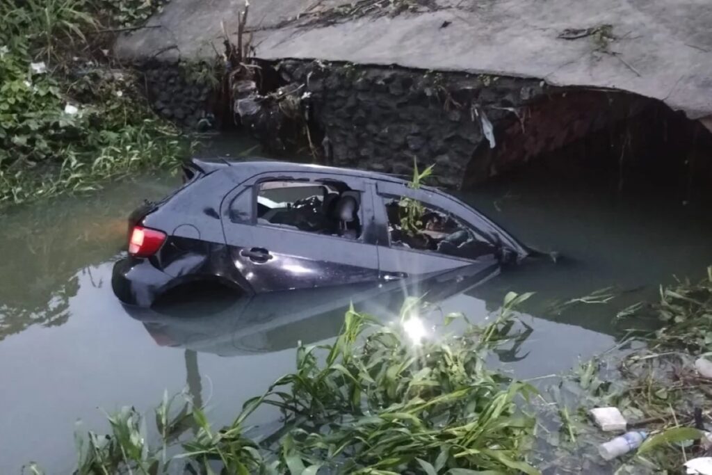 policial-morre-em-acidente-apos-atropelar-porco-na-br-101