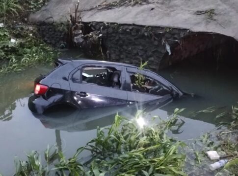 policial-morre-em-acidente-apos-atropelar-porco-na-br-101