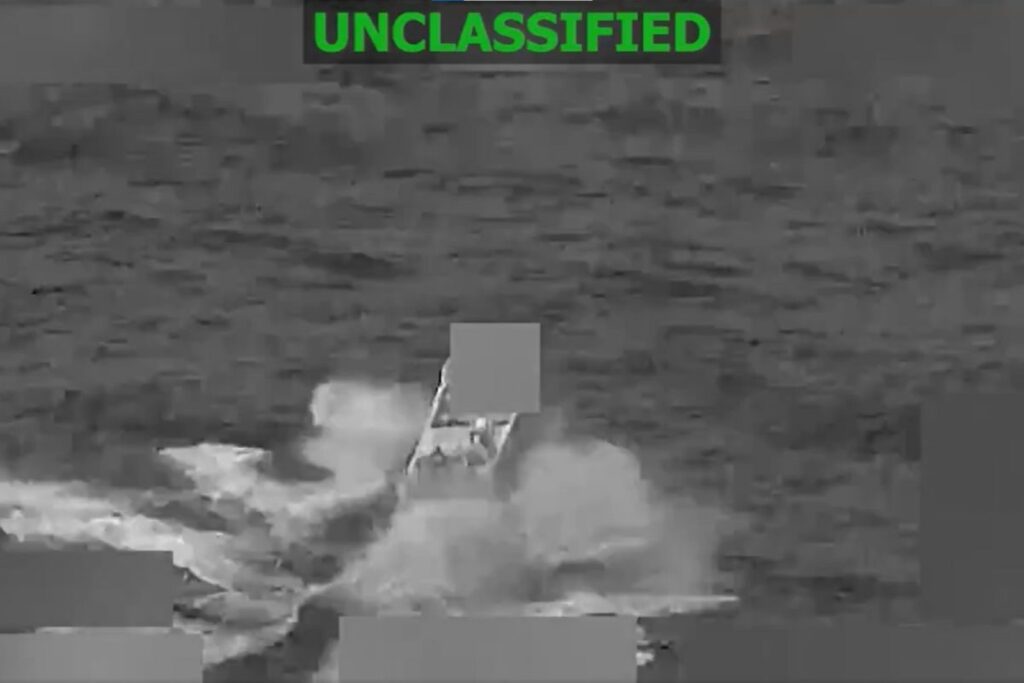 eua-bombardeia-novo-barco-no-oceano-pacifico-e-deixa-2-mortos