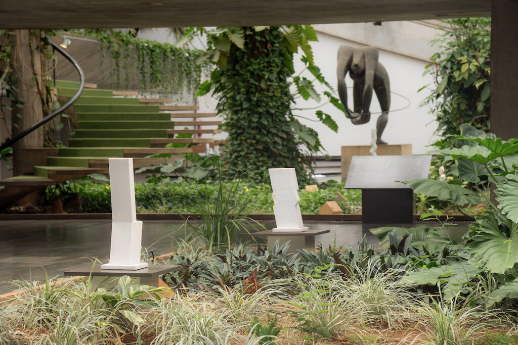 sergio-camargo-e-niemeyer:-um-encontro-marcante-da-arte-em-brasilia