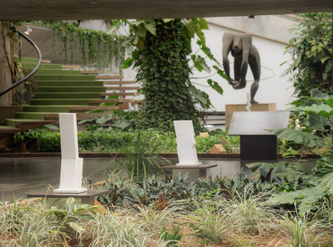 sergio-camargo-e-niemeyer:-um-encontro-marcante-da-arte-em-brasilia