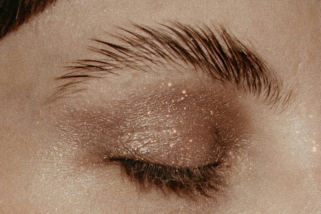 dermatologistas-explicam-para-que-realmente-servem-as-sobrancelhas