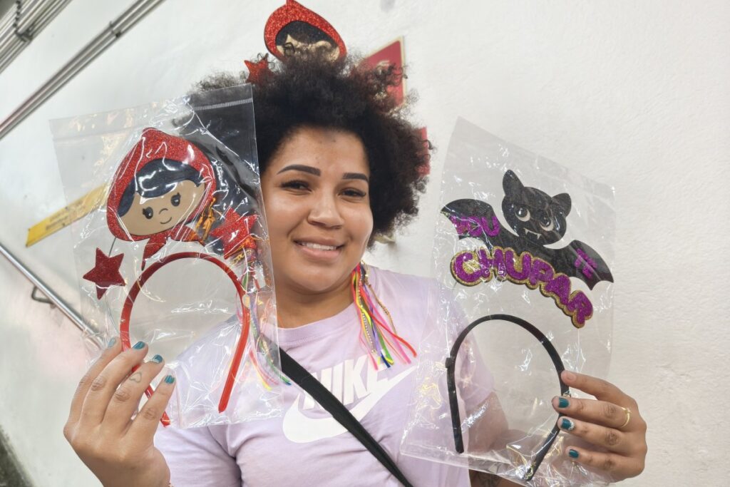 tiara-da-ivete-e-brilho-fazem-sucesso-no-carnaval-da-25-de-marco.-veja-video