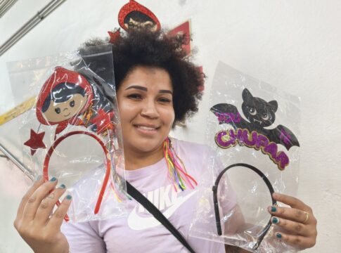 tiara-da-ivete-e-brilho-fazem-sucesso-no-carnaval-da-25-de-marco.-veja-video