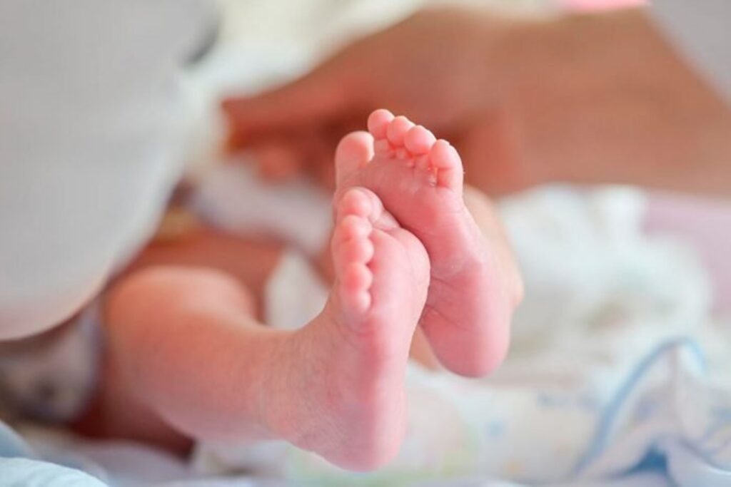 mae-que-amamentou-apos-usar-cocaina-e-denunciada-por-feminicidio