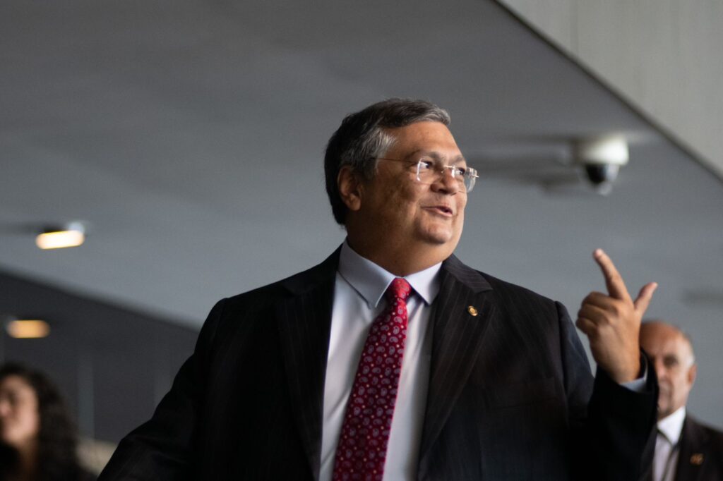 veja-alguns-vetos-de-dino-a-“penduricalhos”-do-servico-publico