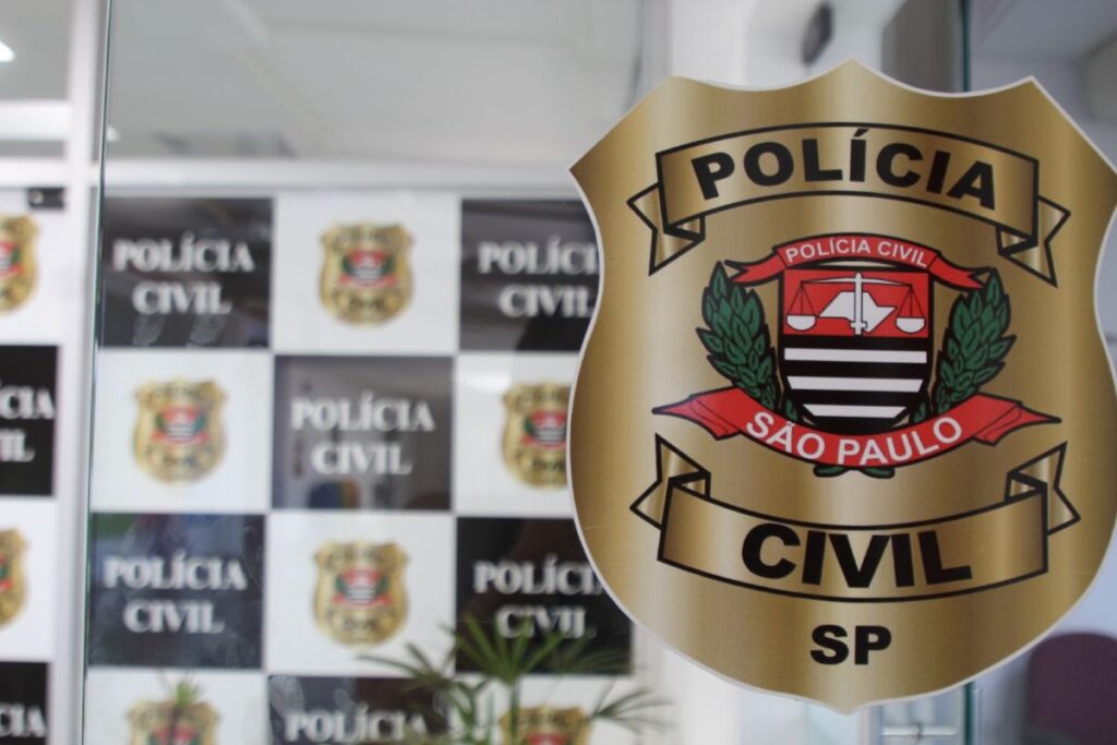 irmaos-sao-presos-suspeitos-de-matar-o-pai-apos-atrai-lo-a-cemiterio