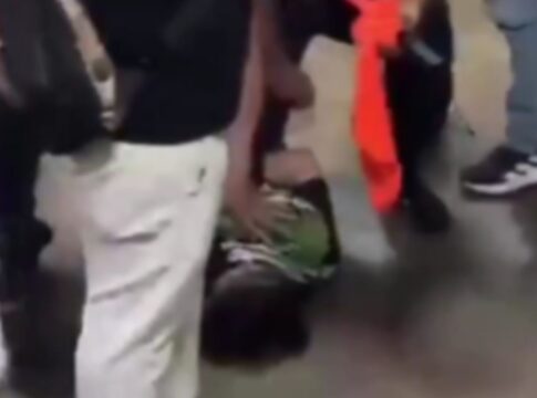 imagens-mostram-aluno-imobilizado-apos-matar-professora-em-faculdade.-veja-video