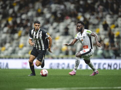 com-um-gol-em-cada-tempo,-atletico-mg-e-athletic-empatam-no-mineiro