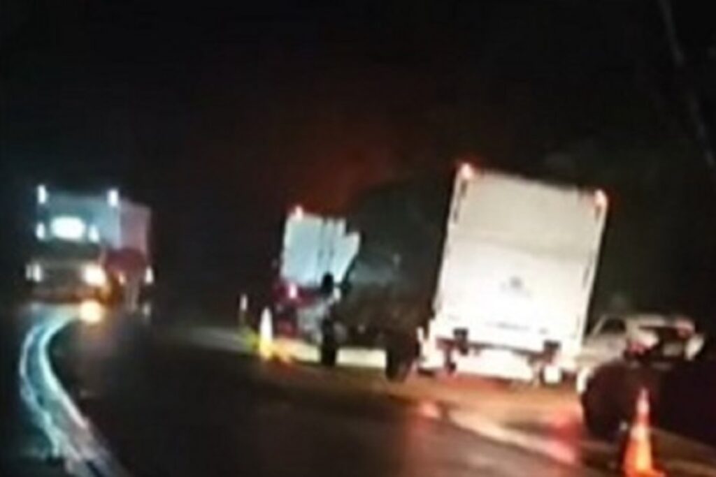 acidente-com-van-e-3-carros-deixa-mortos-e-feridos-no-rio-de-janeiro