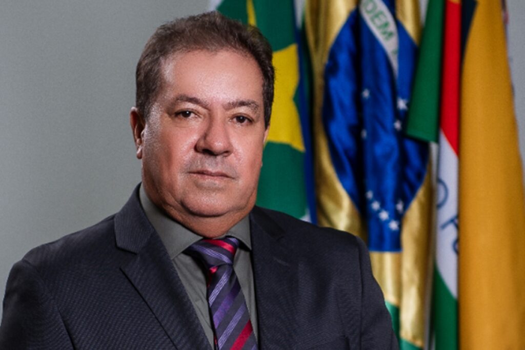 parlamentar-manda-mensagem-sexual-para-mulher-casada-e-invade-casa