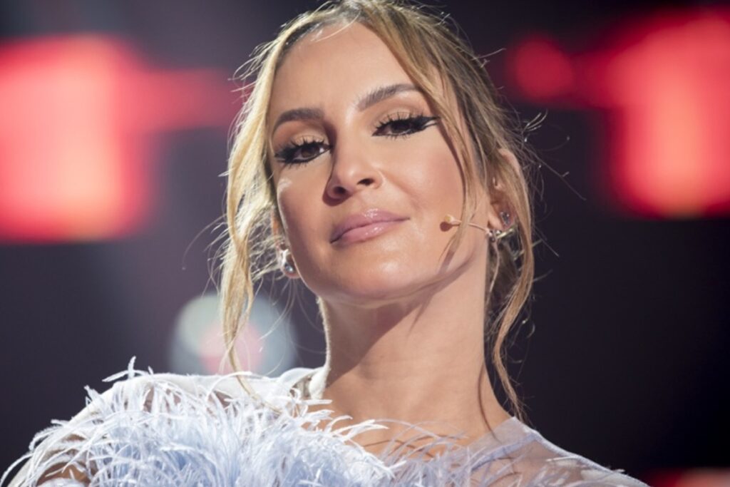 claudia-leitte-interrompe-show-apos-ataques-em-bloco-de-joao-pessoa