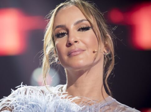 claudia-leitte-interrompe-show-apos-ataques-em-bloco-de-joao-pessoa