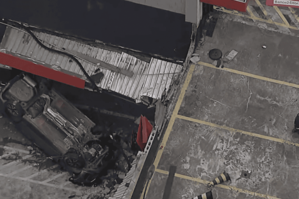 mulher-de-73-anos-fica-ferida-apos-cair-com-carro-de-estacionamento