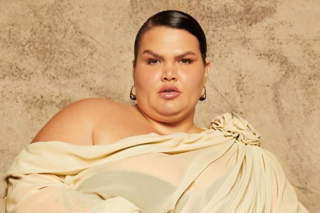 thais-carla-posta-foto-nua-apos-perder-85-kg.-veja-antes-e-depois