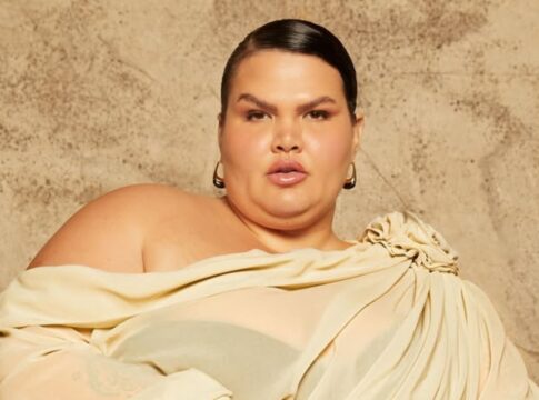 thais-carla-posta-foto-nua-apos-perder-85-kg.-veja-antes-e-depois