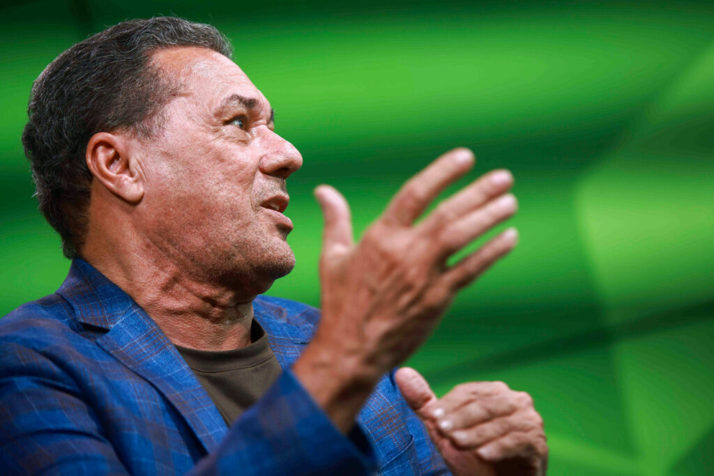 luxemburgo-critica-invasao-de-estrangeiros-no-futebol-brasileiro-veja.-veja-video