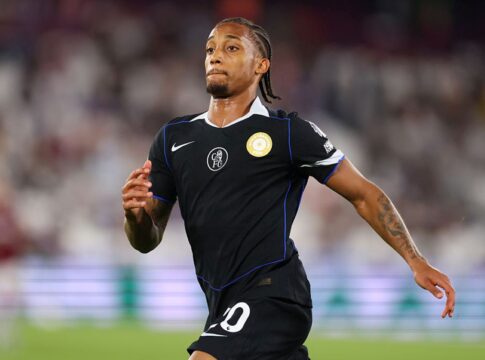 jornal-ingles-se-derrete-por-joao-pedro-apos-triunfo-sobre-o-wolves