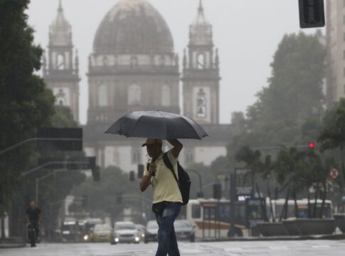 chuvas-intensas-no-rio-de-janeiro-levam-ao-acionamento-da-marinha