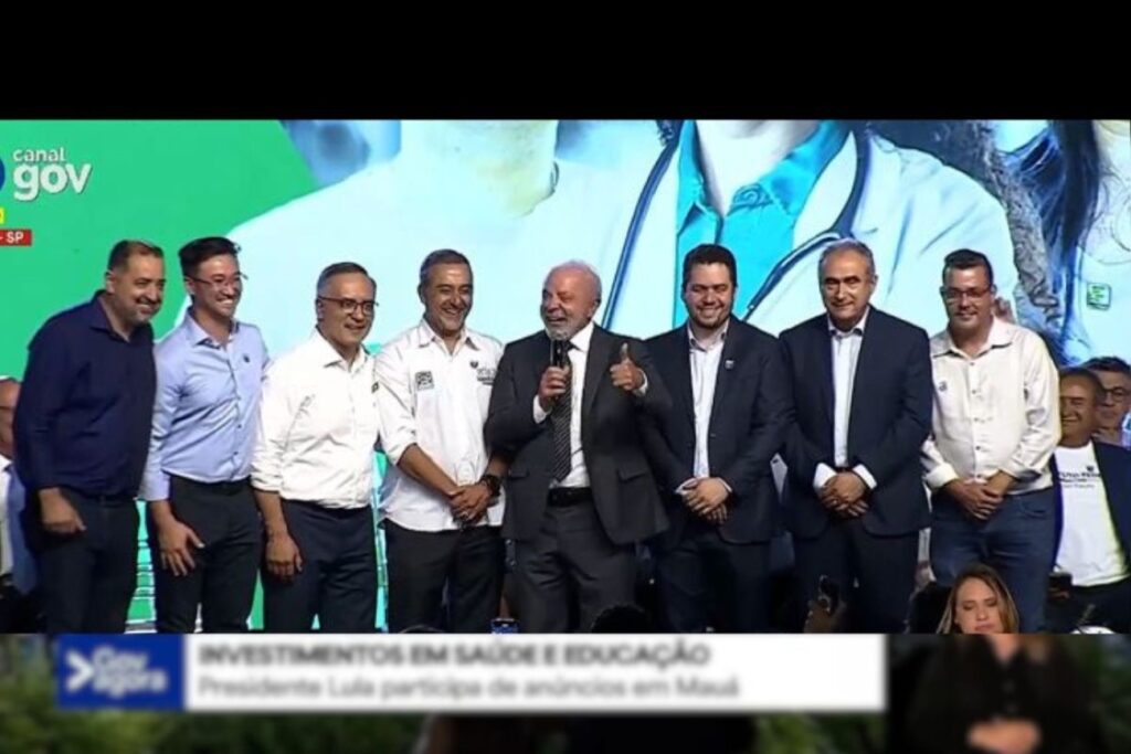 lula-posa-com-prefeitos-do-pl-e-faz-piada-sobre-reacao-do-partido.-video