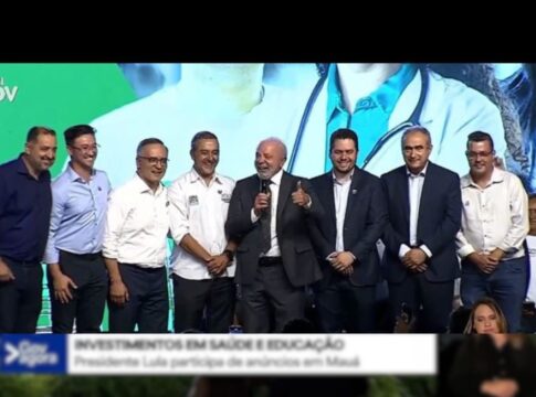 lula-posa-com-prefeitos-do-pl-e-faz-piada-sobre-reacao-do-partido.-video