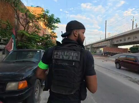 socio-de-clube-de-tiro-e-alvo-da-policia-por-suspeita-de-venda-de-arma.-veja-video