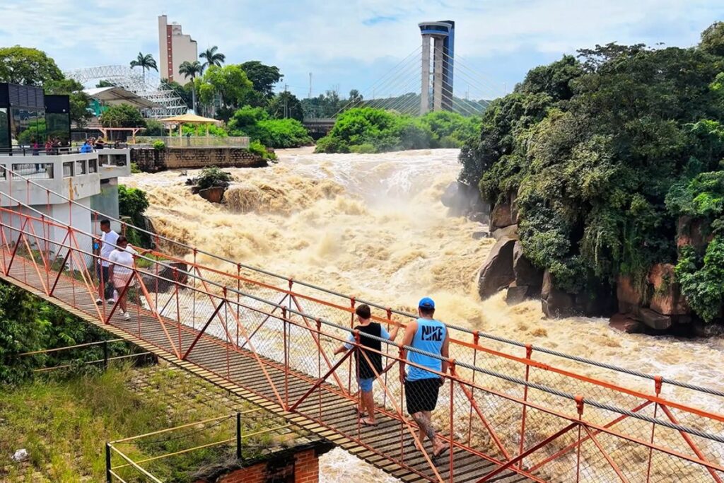 apos-chuvas,-vazao-do-rio-tiete-fica-acima-da-media-no-interior-de-sp