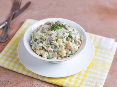 salada-de-ovos-cremosa:-receita-proteica-e-perfeita-para-fazer-marmita