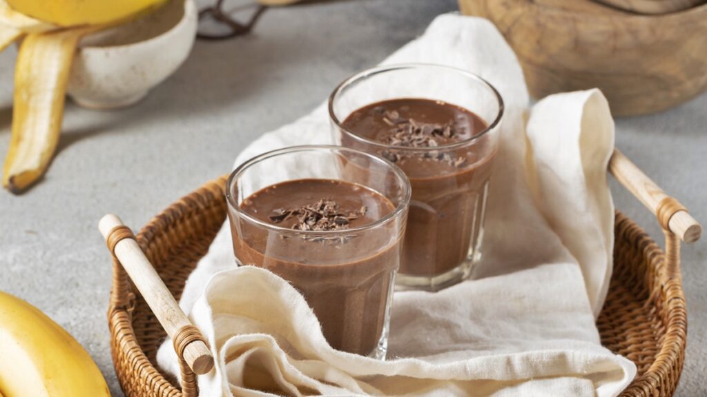 milk-shake-fit-de-banana-com-cacau-e-whey-e-perfeito-para-a-dieta