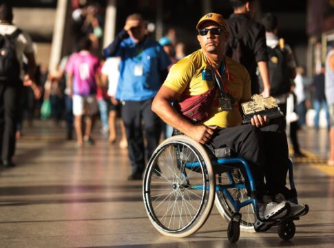 cadeirante-caido-e-idoso-ignorado:-df-tem-27-queixas-contra-rodoviarios-por-dia