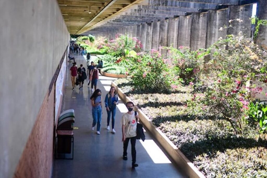 unb-abre-concurso-com-45-vagas-para-professor;-veja-o-salario-oferecido