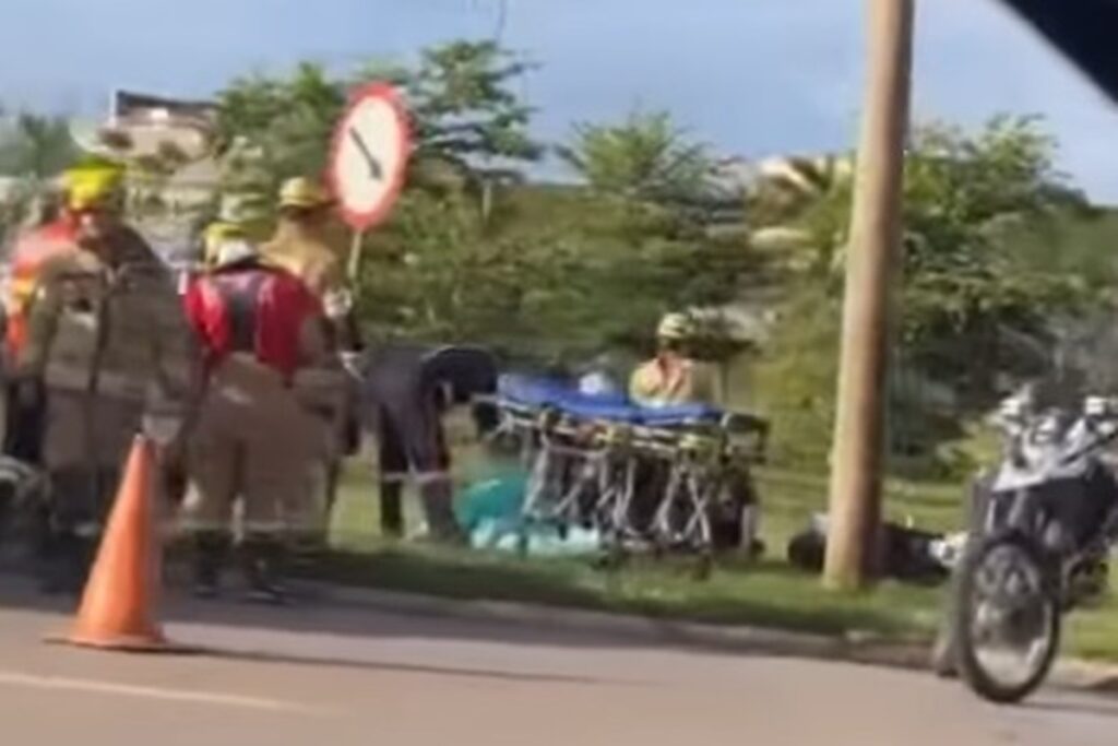 motociclista-sem-capacete-morre-em-acidente-no-balao-de-samambaia.-veja-video