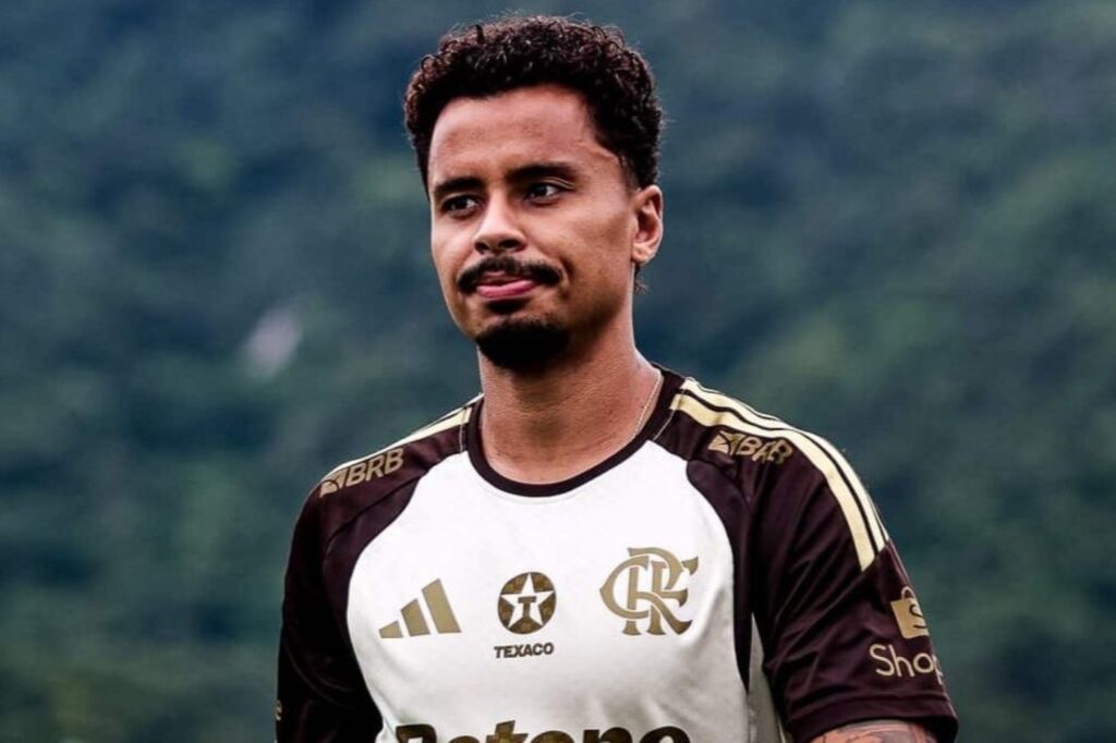 allan-chega-a-sao-paulo-para-assinar-contrato-com-corinthians