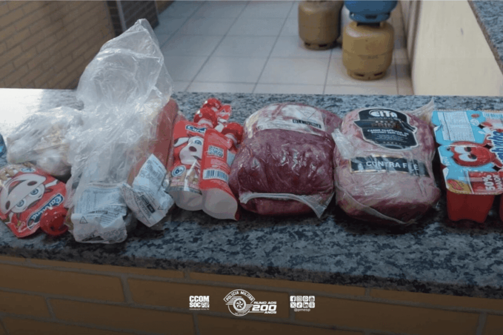 mae-e-filha-sao-presas-por-furtar-iogurte-e-contra-file-de-3-lojas