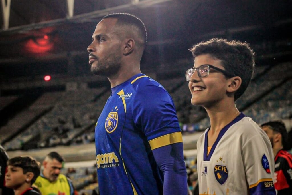 jogador-que-teve-convulsao-em-partida-contra-o-flamengo-recebe-alta