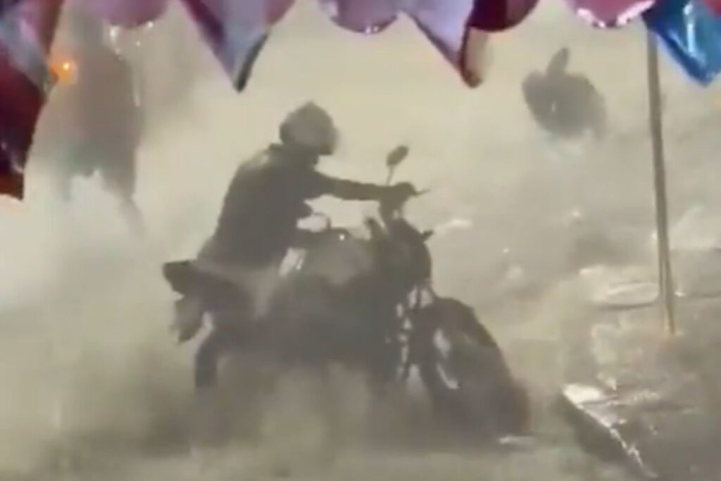 chuva-forte-no-rio-provoca-alagamentos-na-rocinha-e-no-vidigal.-video