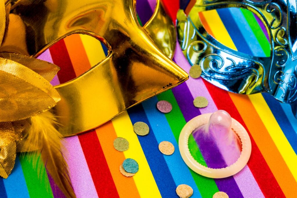 blocos-de-carnaval-vao-distribuir-camisinha,-gel-e-autoteste-de-hiv