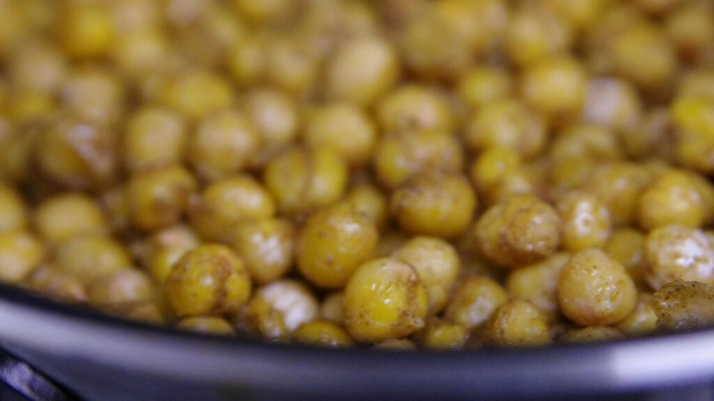 grao-de-bico-crocante-na-air-fryer:-petisco-gostoso-tem-muita-proteina