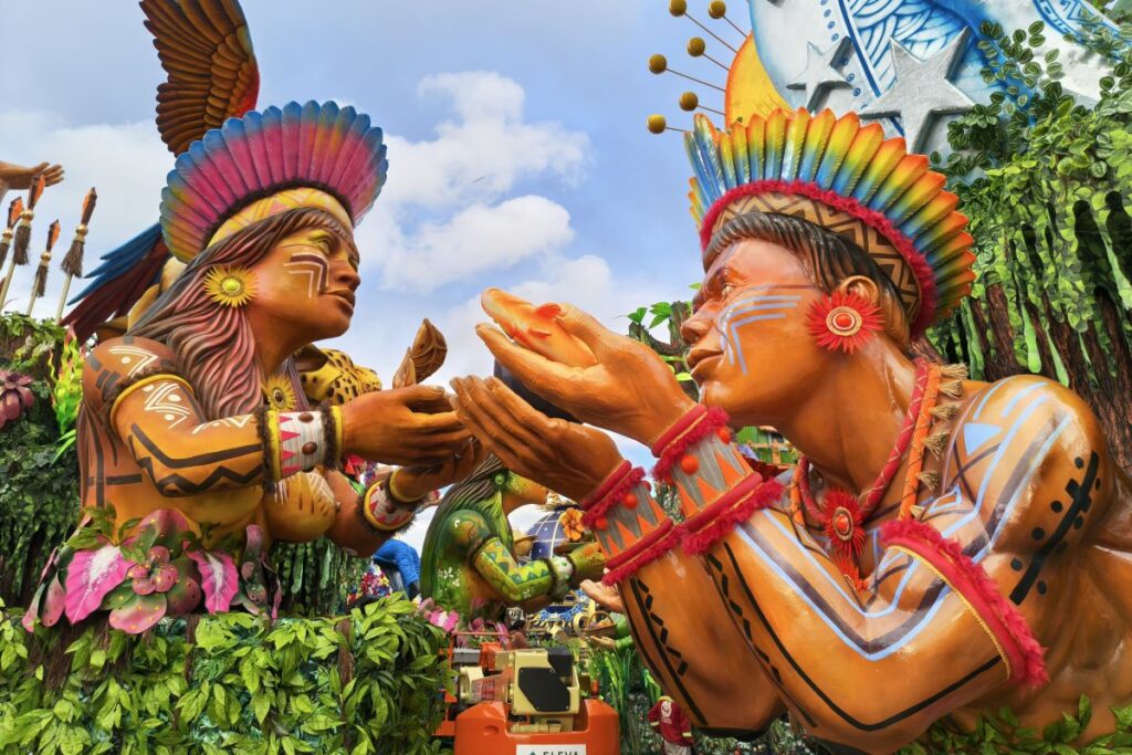 carnaval:-escolas-de-sp-abrem-desfile-com-critica-a-machismo-e-racismo.-video