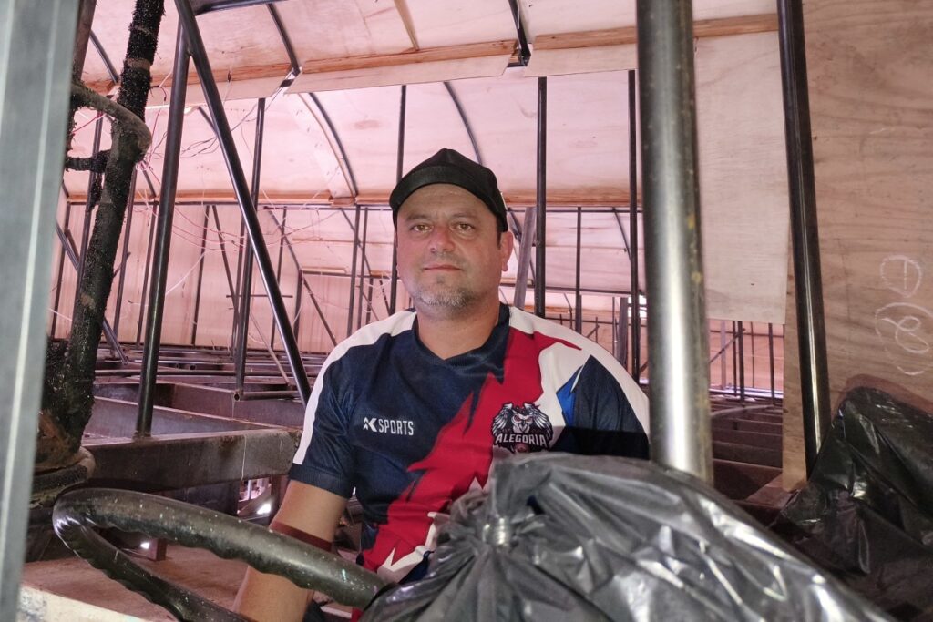 carnaval:-pilotos-de-carro-alegorico-sao-“feras”-em-baixa-velocidade.-video