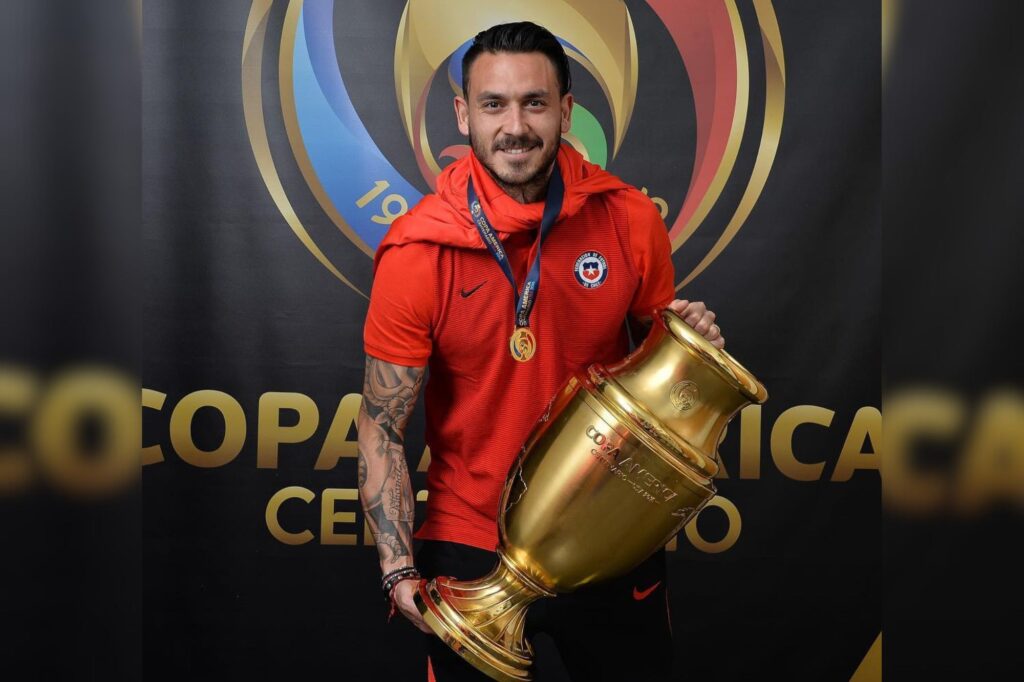 ex-vasco-e-selecao-do-chile,-pinilla-revela-diagnostico-de-cancer
