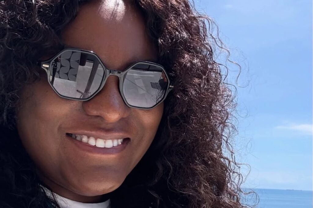 ex-rouge-perde-dente-as-vesperas-do-carnaval:-“usar-bastante-a-boca”