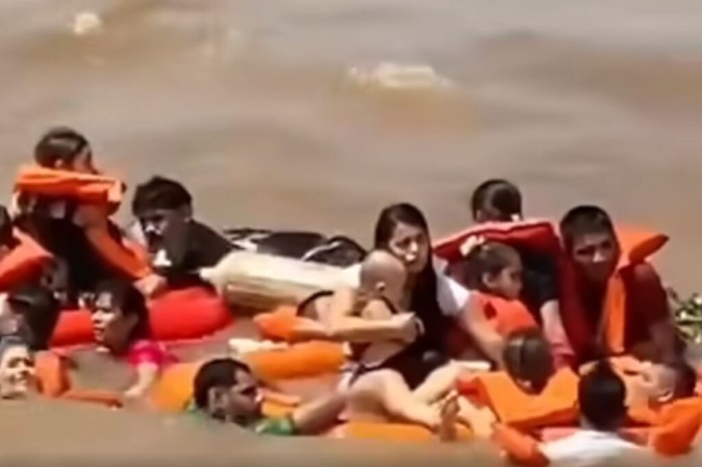 Naufrágio em Manaus deixa ao menos 1 morto. Vítima é uma criança naufragio-em-manaus-deixa-ao-menos-1-morto.-vitima-e-uma-crianca