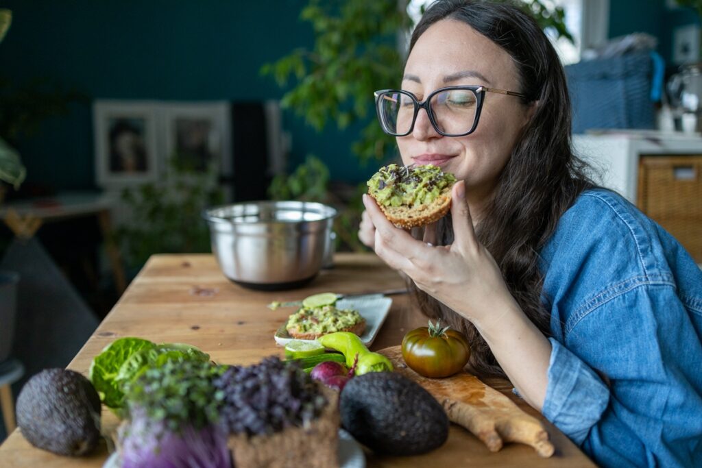 7 alimentos que ajudam a desinchar rápido e acabam com a retenção 7-alimentos-que-ajudam-a-desinchar-rapido-e-acabam-com-a-retencao