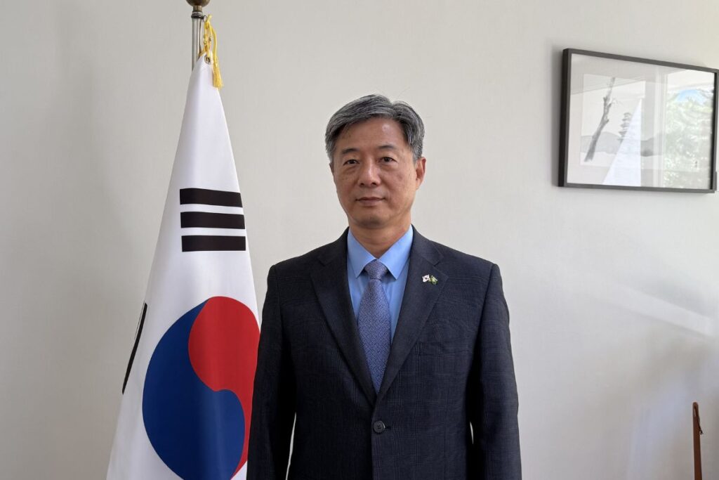 embaixador-da-coreia-diz-se-tarifa-sobre-aco-vai-azedar-visita-de-lula