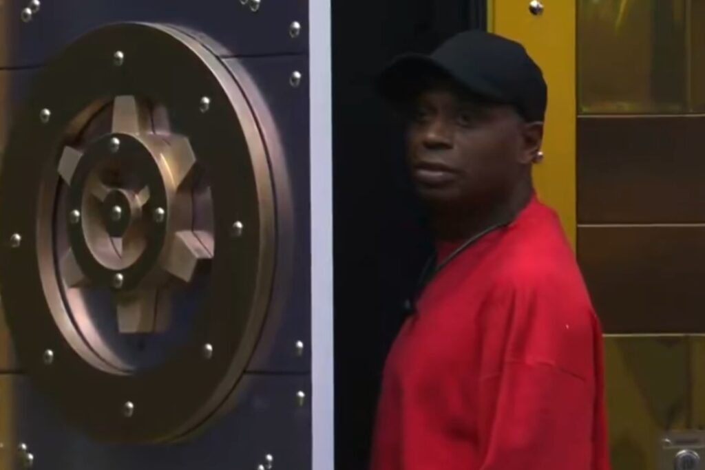 bbb-26:-veja-o-momento-em-que-edilson-e-expulso-por-agredir-leandro.-assista-ao-video